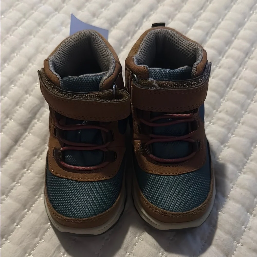 Oshkosh toddler boots NWT